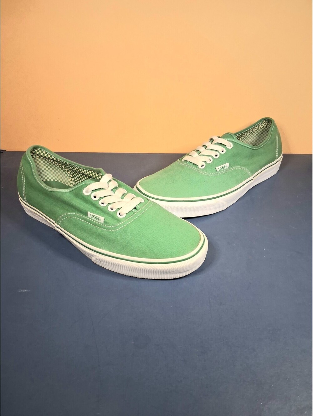 Vans Men's 9/Woman's 10.5 Classic Green Canvas Lace Up T381 Skate Sneakers/Shoes
